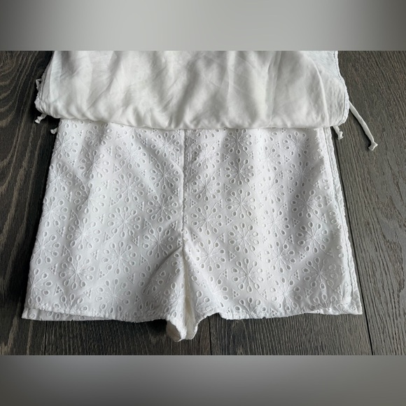 Lilly Pulitzer Zoya Ruffle Romper in Resort White Neon Sunburst Eyelet Size 4 - Picture 8 of 11